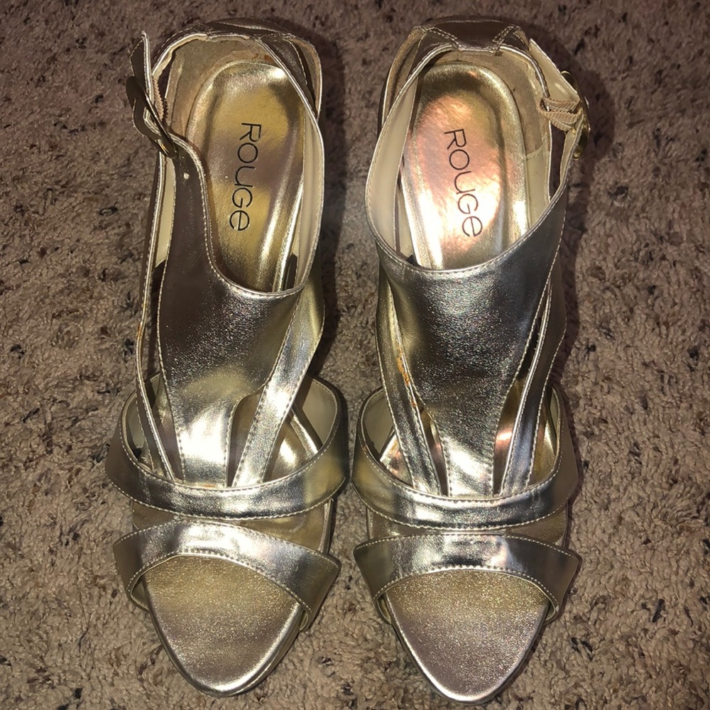 Rouge gold wedges